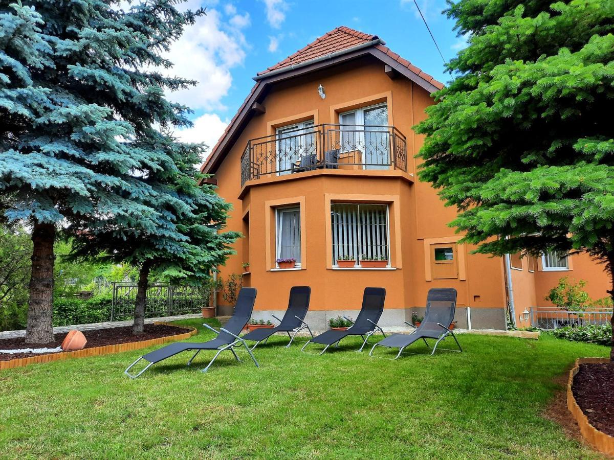 Harmonia Vendeghaz Apartment Balatonalmádi