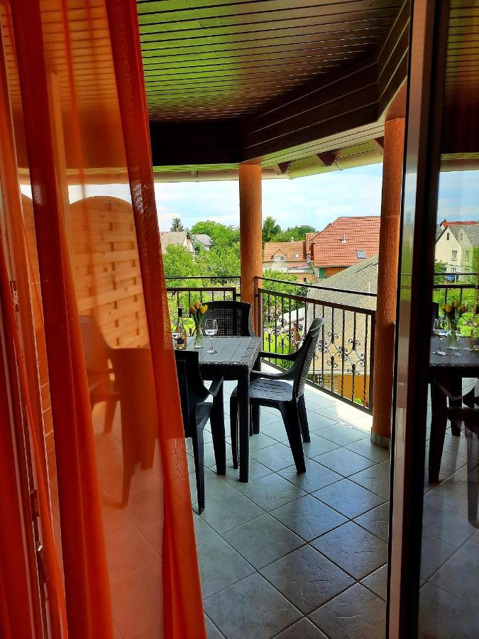 Harmonia Vendeghaz Apartment Balatonalmádi